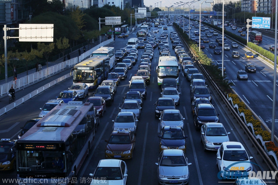 北京今起實施機動車單雙號限行措施