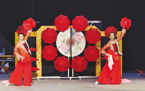 重慶魔術(shù)《傘叢扇影》奪國際魔術(shù)界“奧斯卡”桂冠