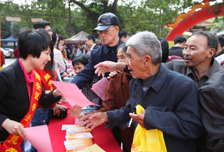 翔安“紅馬甲”溫暖新區(qū)每個(gè)角落