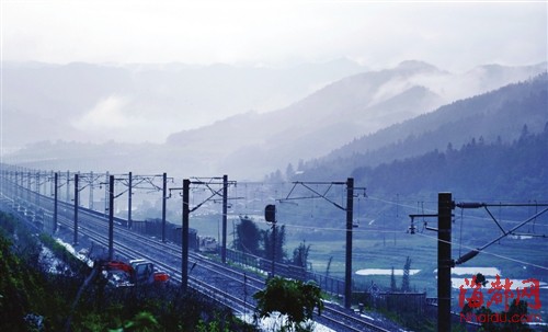 最美高鐵隱在青山綠水間 向莆鐵路穿越七大名勝景區(qū)