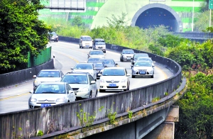 車主錯峰回程 各入省通道未出現(xiàn)嚴重擁堵