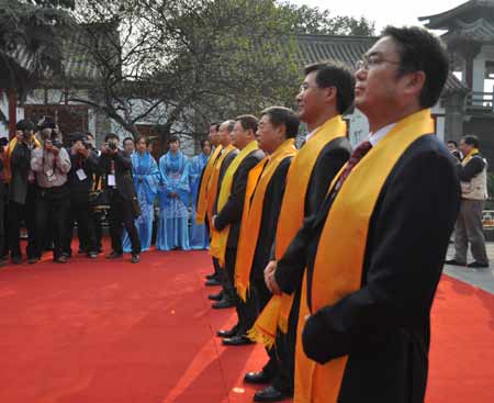 祭拜醫(yī)圣張仲景 弘揚(yáng)千年中醫(yī)藥