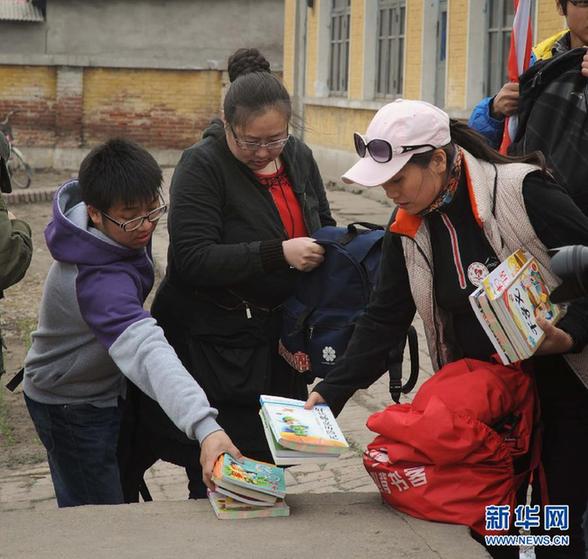 “愛心背書客”：讓鄉(xiāng)村兒童找到閱讀樂趣