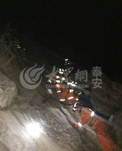 泰安：泰山墜崖驢友已獲救 正下山途中