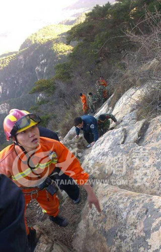 泰安：泰山墜崖驢友已獲救 正下山途中