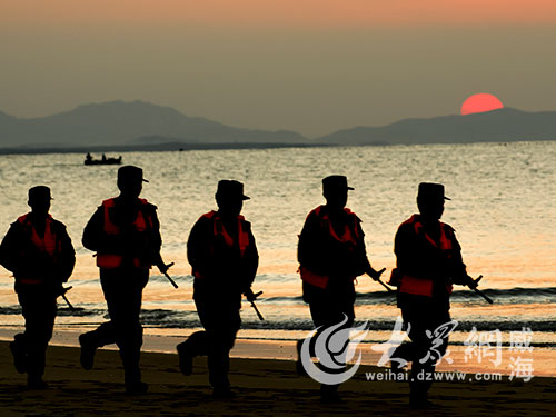 威海90后老兵退伍在即 站好最后一班崗致青春