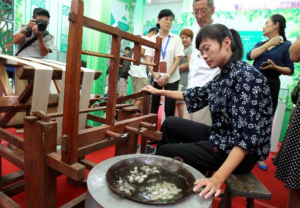 “豫園中國日”展現(xiàn)中國絲綢文化