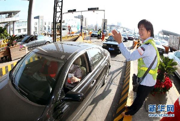 上海：高速免費(fèi)首日 京滬高速有序出行