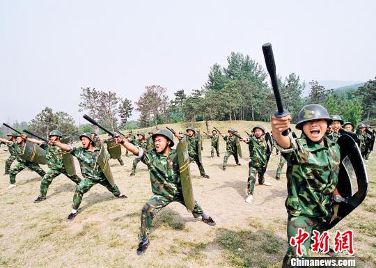 30名少林高手入伍海軍陸戰(zhàn)隊(duì) 包括世界冠軍[圖]