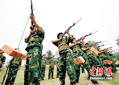 30名少林高手入伍海軍陸戰(zhàn)隊(duì) 包括世界冠軍[圖]