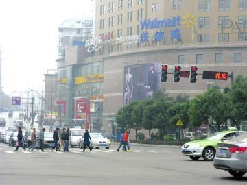 新交規(guī)治中國式過馬路:不避讓救護(hù)車 元旦起扣3分