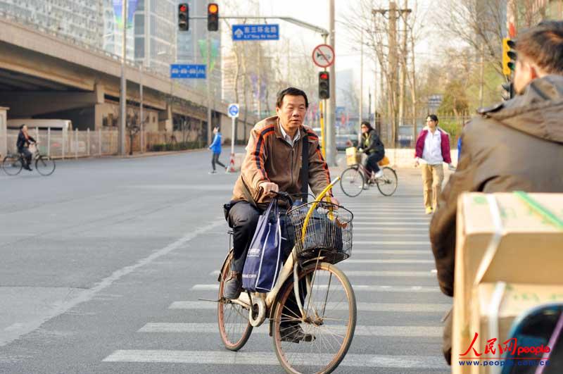 五花八門的中國式過馬路（組圖）