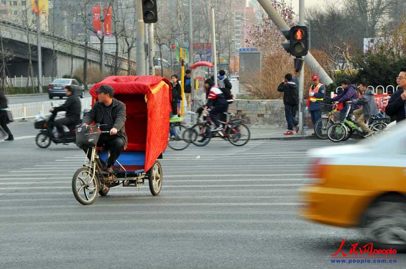 五花八門的中國式過馬路（組圖）