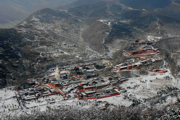 五臺(tái)山喜降瑞雪