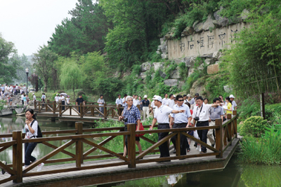 專家：天柱山是座獨(dú)特神奇的地質(zhì)公園(組圖)