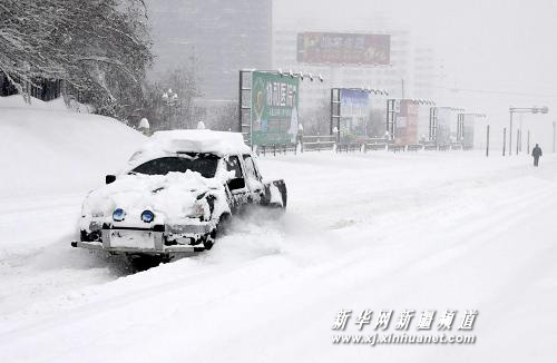 新疆北部奎屯等地又降暴雪