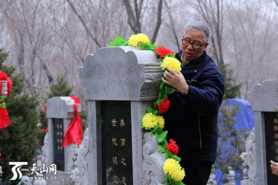 烏魯木齊：清明祭祀 你與文明還差幾步