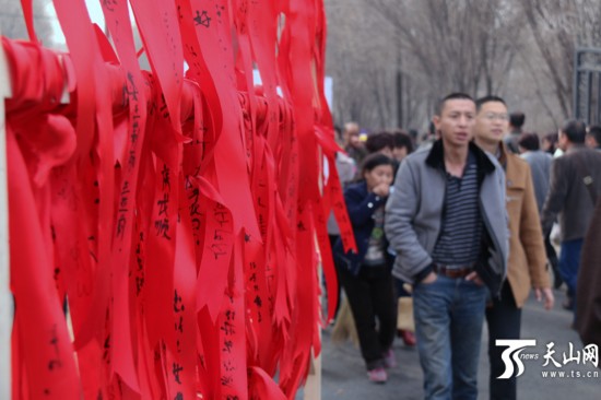 烏魯木齊：清明祭祀 你與文明還差幾步