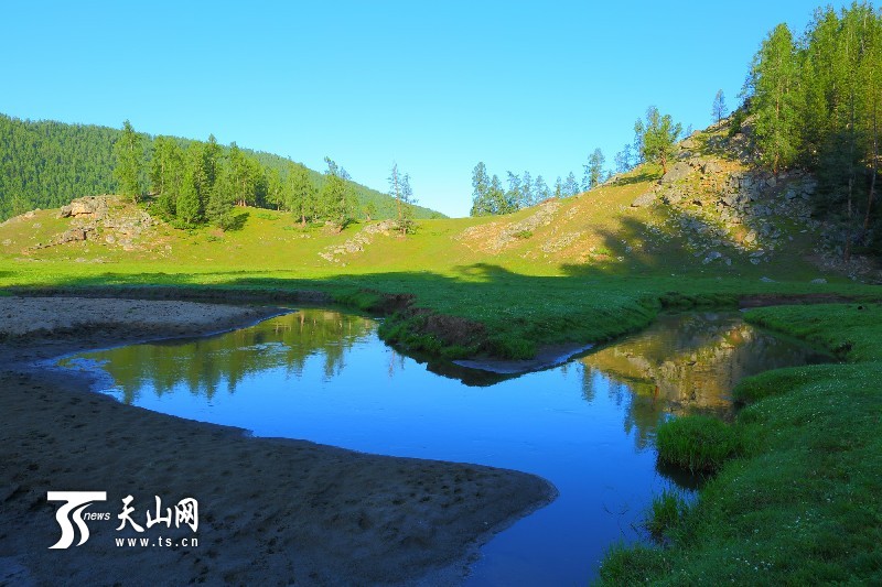 新疆哈巴河縣齊巴爾鄉(xiāng)夏牧場風(fēng)景如畫