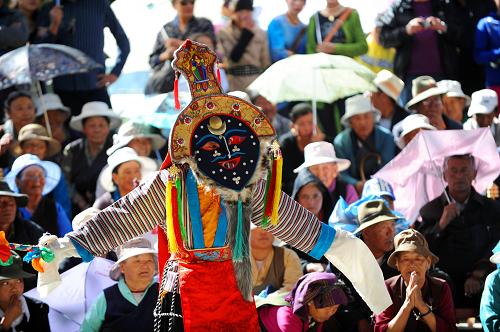 拉薩雪頓節(jié)進(jìn)行非物質(zhì)文化遺產(chǎn)展示展演活動(dòng)