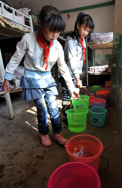 云南旱區(qū)小學(xué)校的“缺水生活”