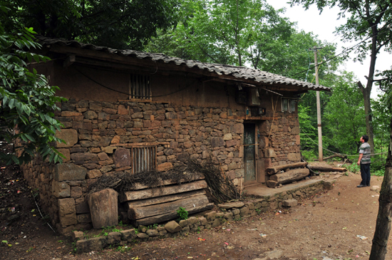 將軍故里 紅土壯歌——彝良農(nóng)民工周英貴見(jiàn)義勇為感動(dòng)湖北和家鄉(xiāng)