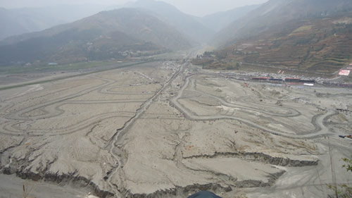 2013中國東川泥石流國際汽車越野賽正式拉開序幕