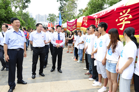 云師大首屆“校園開放日”開放辦學(xué)迎中學(xué)生參觀