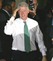 Clinton hails Kerry in surgery comeback