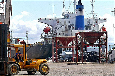 General view of the Paranagua port in the south of Brazil. An explosion onboard a fuel tanker at the southern Brazilian port of Paranagua killed 31 crew members, according to a local radio report. [AFP]