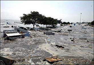 A general view of the scene at the Marina beach in Madras after tidal waves hit the region. Disaster struck just after dawn as a huge earthquake in Indonesia sent tsunamis crashing westwards.(AFP