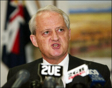 Attorney-General Philip Ruddock, seen here, said the Australian government has appointed a commission of inquiry into the alleged involvement of the country's monopoly wheat exporter in the oil-for-food scandal in Iraq(AFP/File