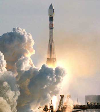 A Russian Soyuz rocket carrying a Galileo satellite blasts off from Baikonur cosmodrome in Kazakhstan December 28, 2005.