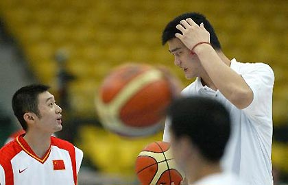 Yao Ming witnesses China's lose to Lithuania