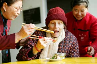 American granny finds paradise in Chengdu