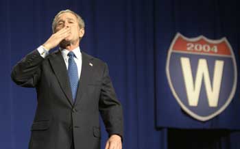 Bush blows a kiss to contributors