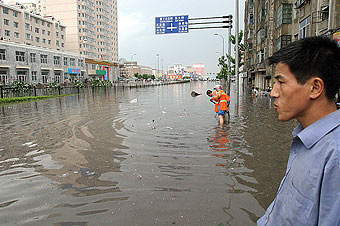 Heavy rain sweeps Changchun