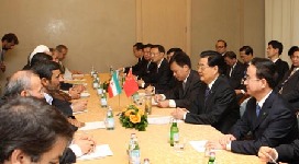 Chinese, Iranian presidents meet in Yekaterinburg