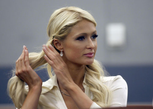 Paris Hilton admits cocaine possession