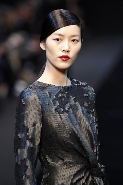 Liu Wen graces runways