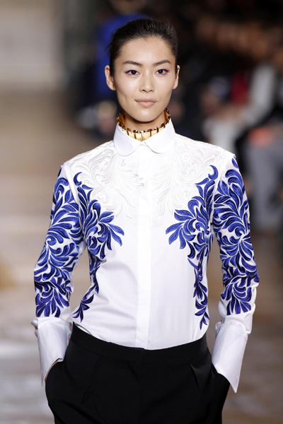 Liu Wen graces runways