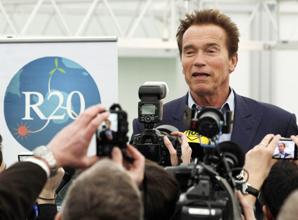 Schwarzenegger visits Geneva Auto Show