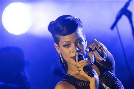 Rihanna equals Madonna with UK No 1 album