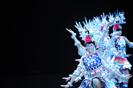 Lotus Awards Folk Dance Competition held in Guiyang