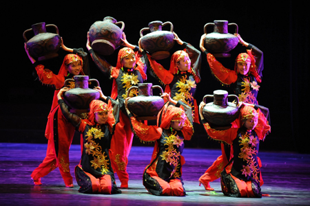 Lotus Awards Folk Dance Competition held in Guiyang