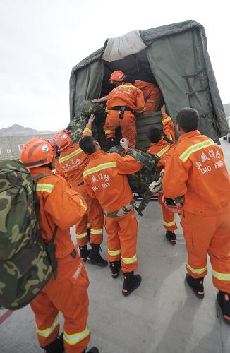 Tibet fire brigade officers and soldiers to aid Yushu