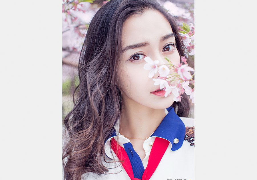 Angelababy releases new fashion photos