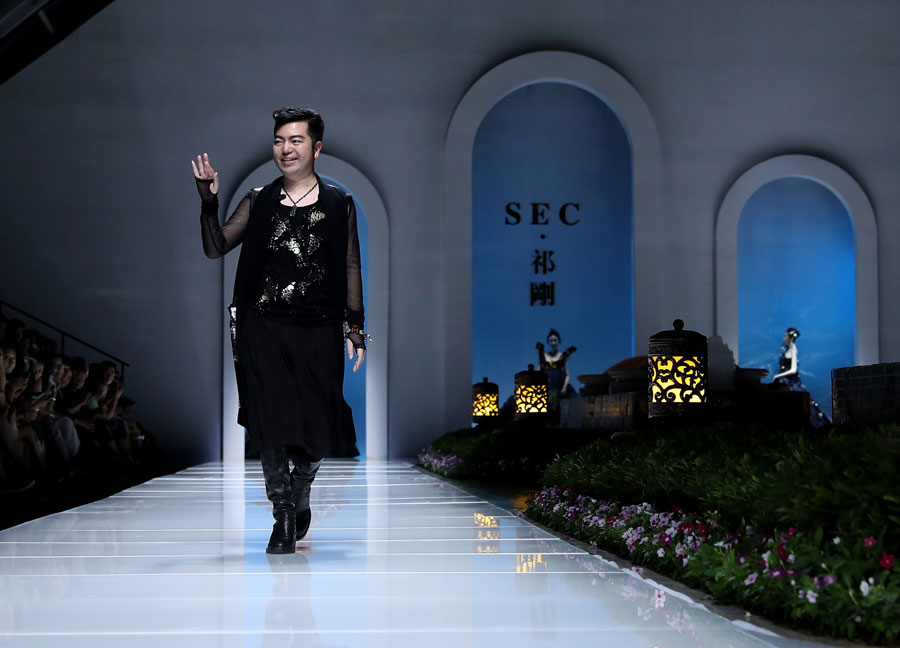 Highlights of Zhongyuan Int'l Fashion Week in China