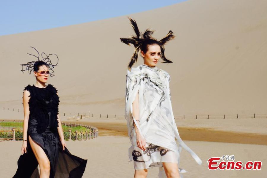 Silk Road fashion show at Gansu scenic spot