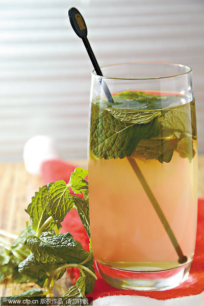 7 Summer drinks to keep you cool and slim